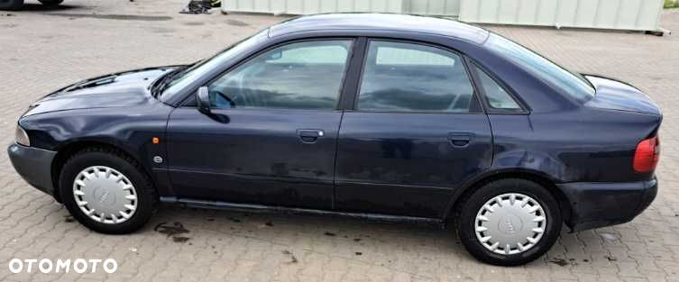 Audi A4 Avant 1996 photo 5