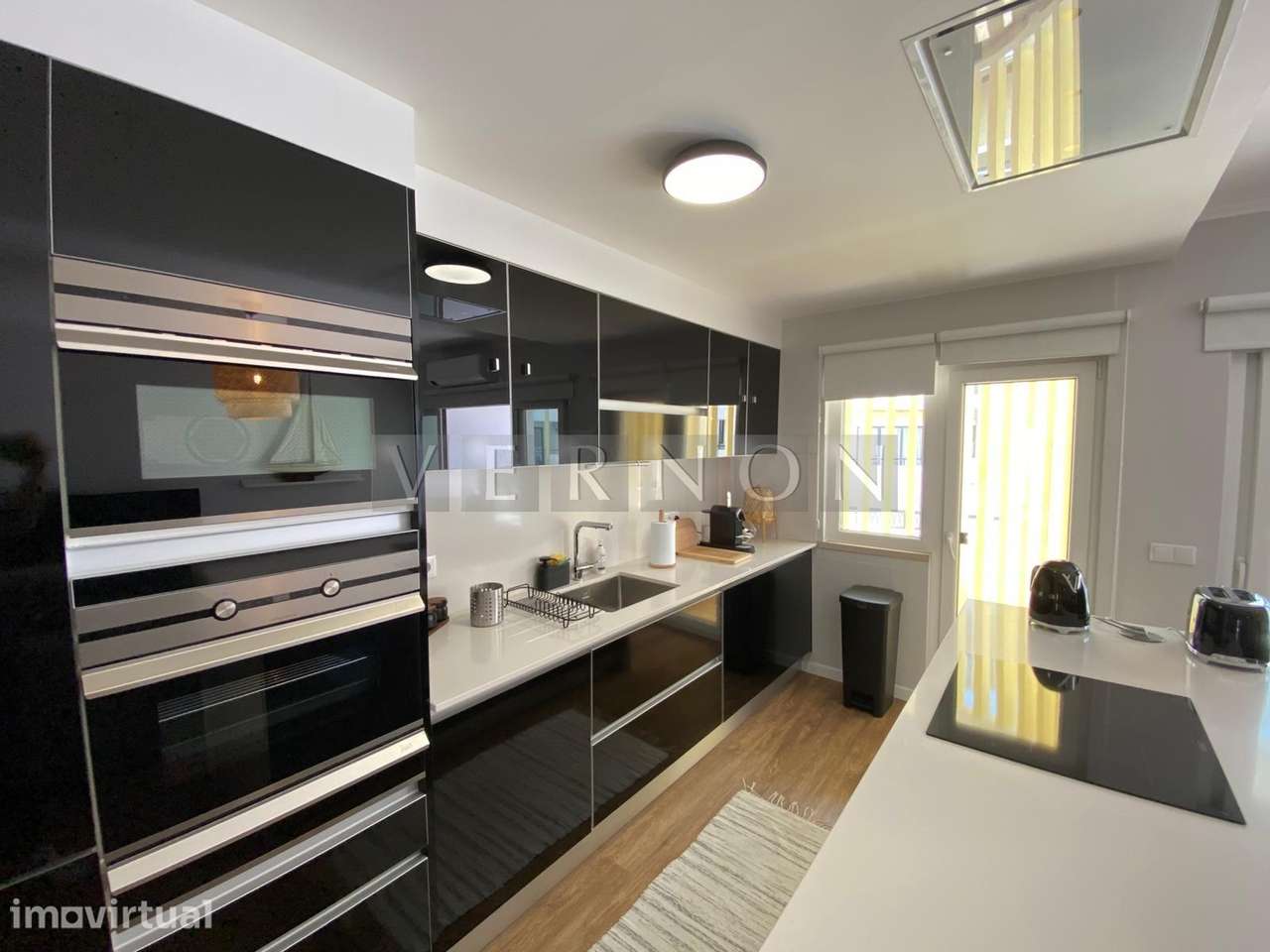 Algarve, Vilamoura para venda - Apartamento T1 totalmente renovado com - Grande imagem: 2/20
