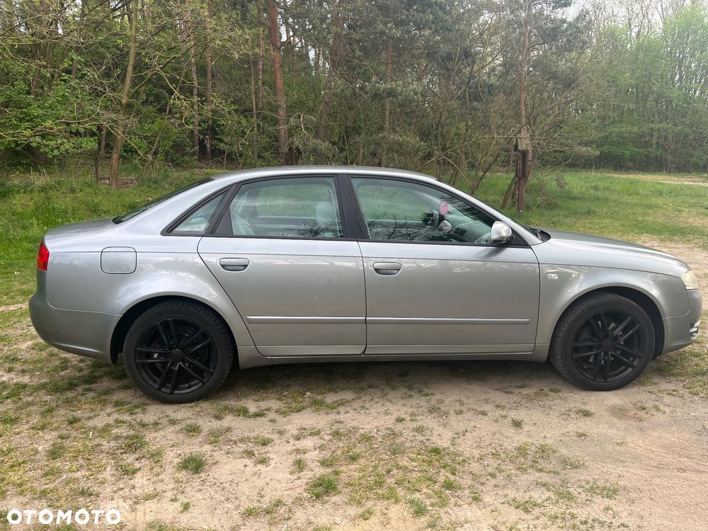 Audi A4 Limousine - 9