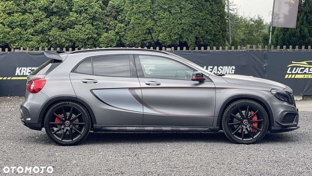 Mercedes-Benz GLA - 4
