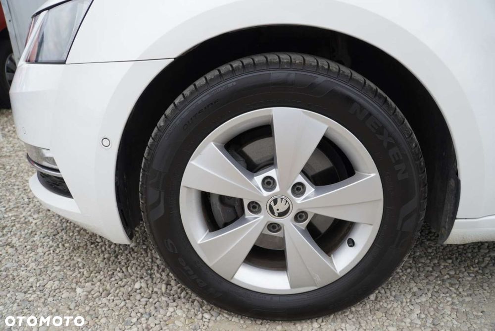 Skoda Octavia 1.5 TSI ACT DSG Ambition - 27