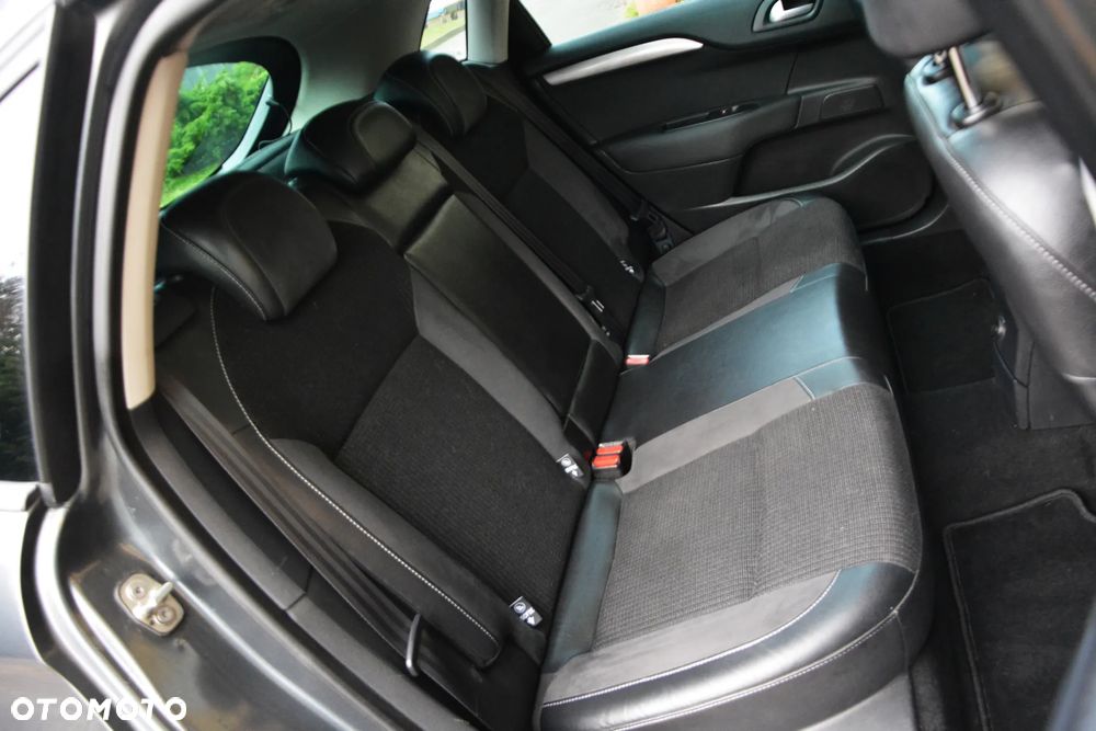 Citroën C4 HDi 150 Exclusive - 36