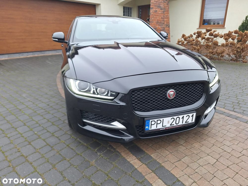 Jaguar XE 20d R-Sport - 5