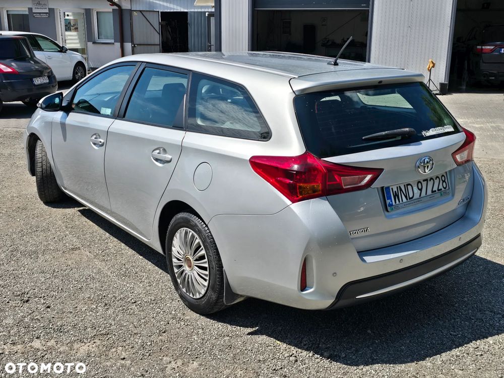 Toyota Auris - 4