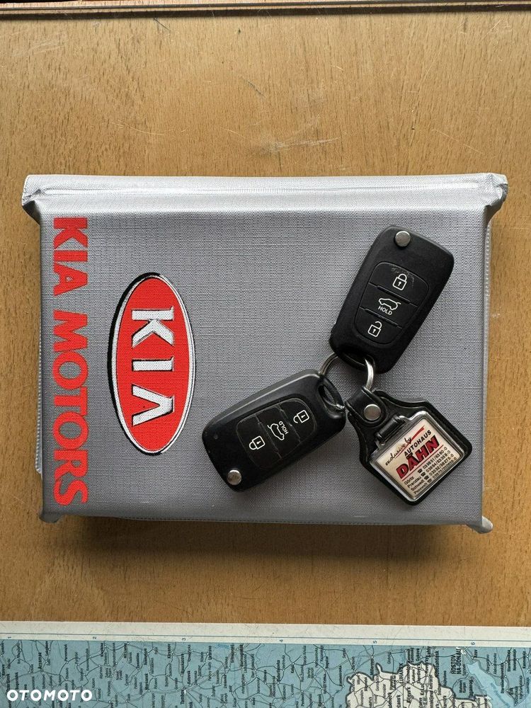 Kia Venga - 12
