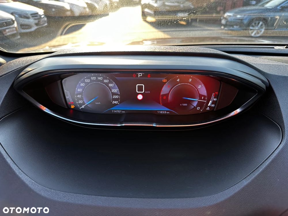 Peugeot 3008 - 11
