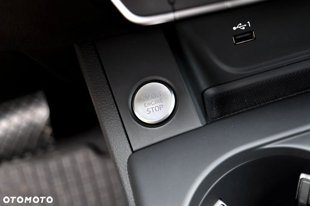 Audi A4 Limousine 35 TFSI mHEV Advanced S tronic - 32