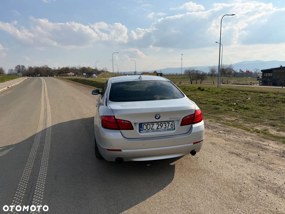BMW Seria 5 535d xDrive - 14