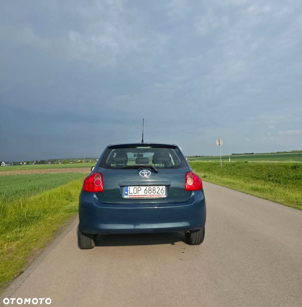 Toyota Auris 1.4 VVT-i Luna - 4