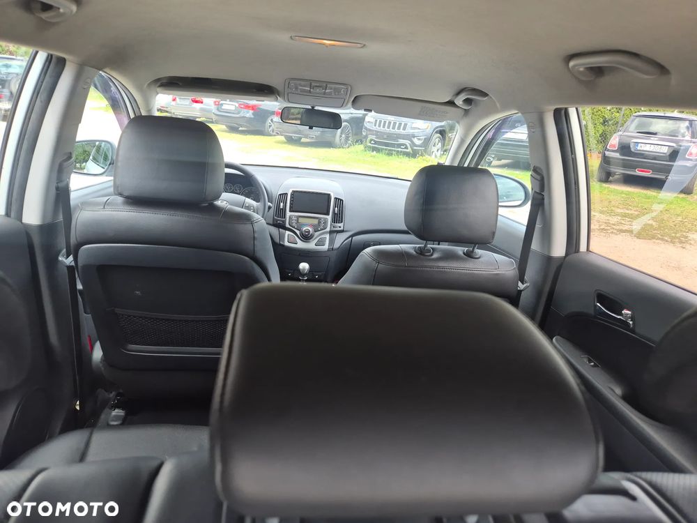 Hyundai i30 i30cw 2.0 CRDi Sport - 27