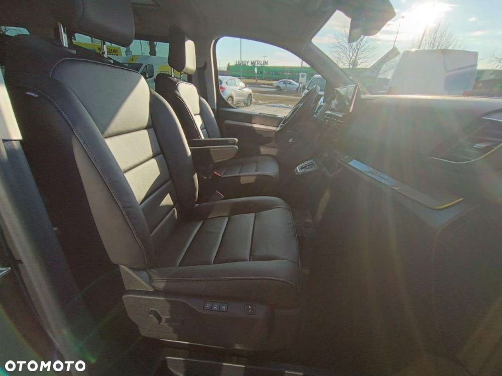 Peugeot Traveller 2.0 BlueHDi Long Business EAT8 - 29