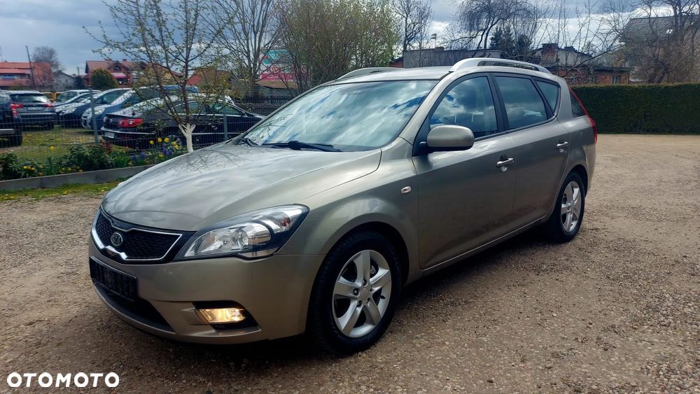 Kia Ceed - 4