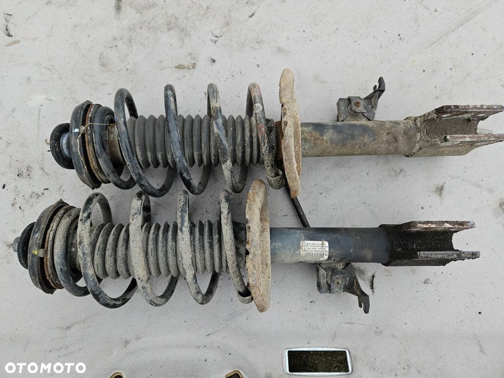 Amortyzator sprezyna McPherson lewy prawy przedni Peugeot 308 T7 1,6 VTI THP 2804 1694 - 1