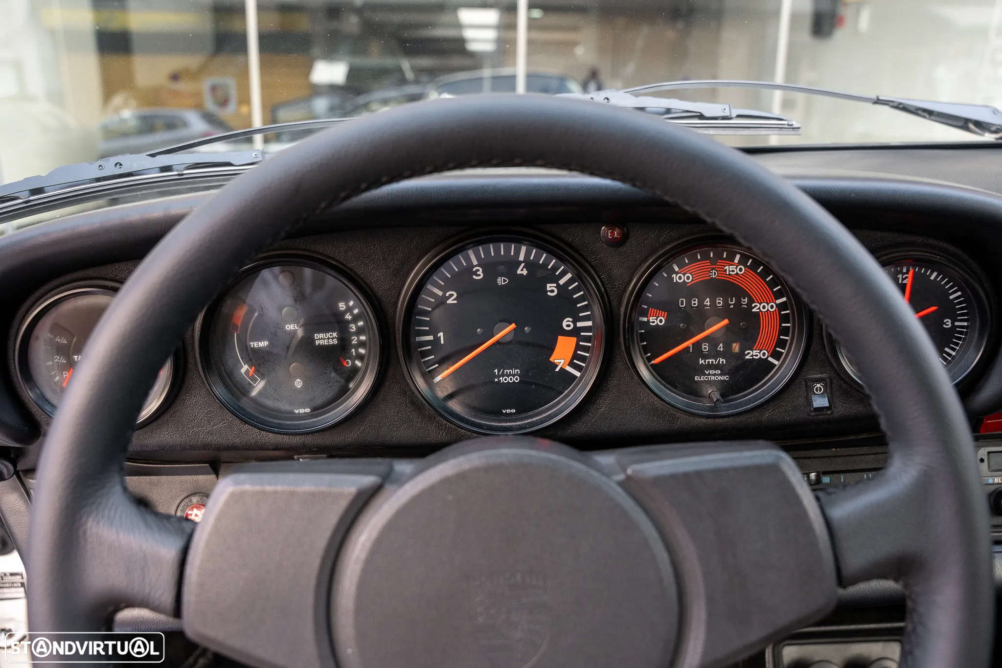 Porsche 911 Série G - 12