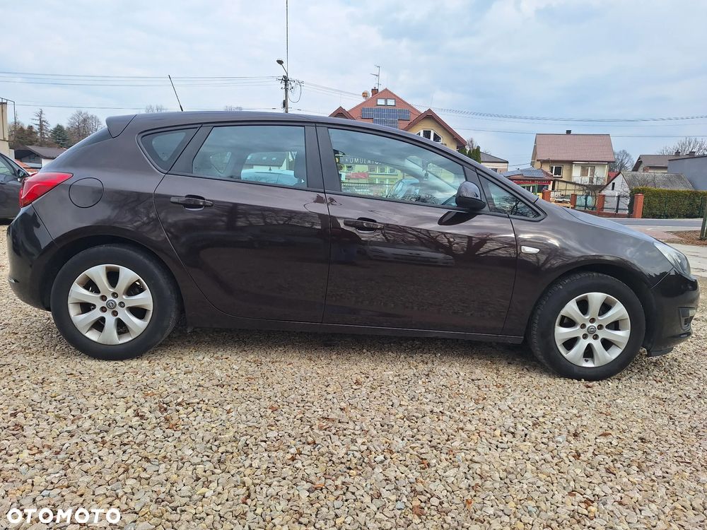 Opel Astra 1.6 Enjoy - 11