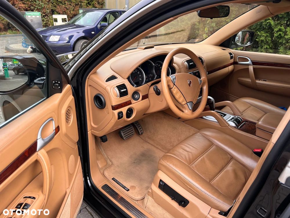 Porsche Cayenne - 14