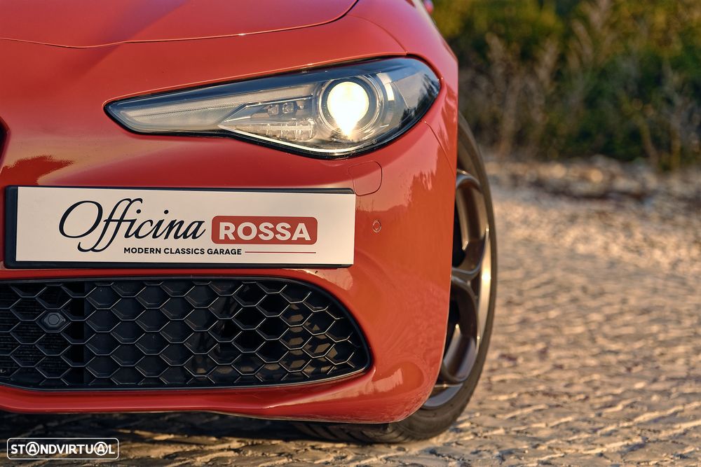 Alfa Romeo Giulia 2.0 T Estrema Q4 AT8 - 3