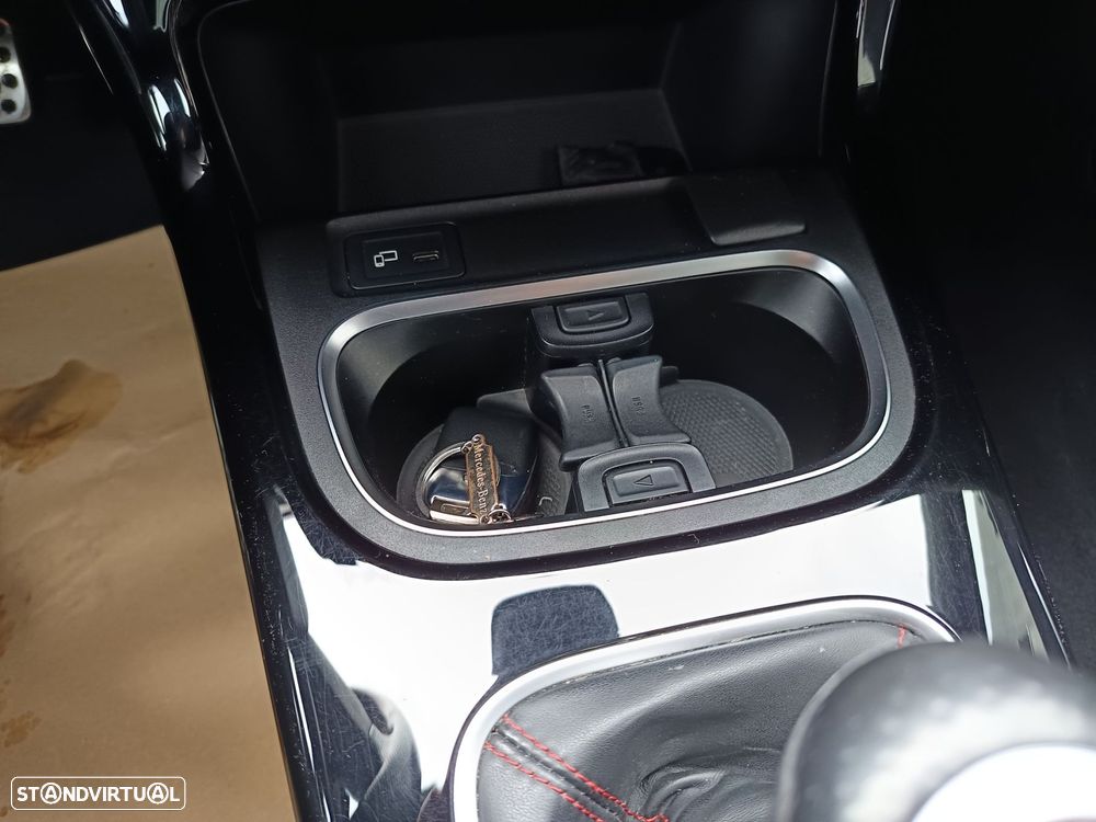 Mercedes-Benz A 200 AMG Line - 23