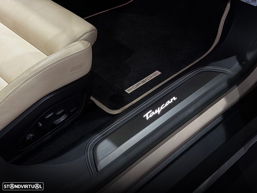 Porsche Taycan Cross Turismo Turbo - 49