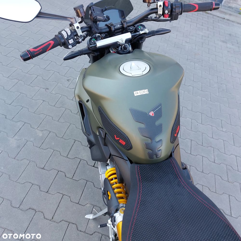 Ducati Streetfighter V2 - 9