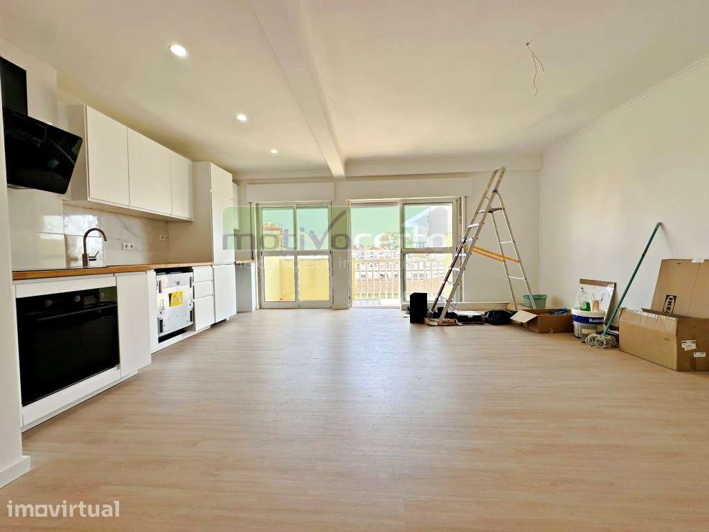 Magnífico T3 Totalmente Remodelado no Casal de São Brás, com Varand... - Grande imagem: 5/20