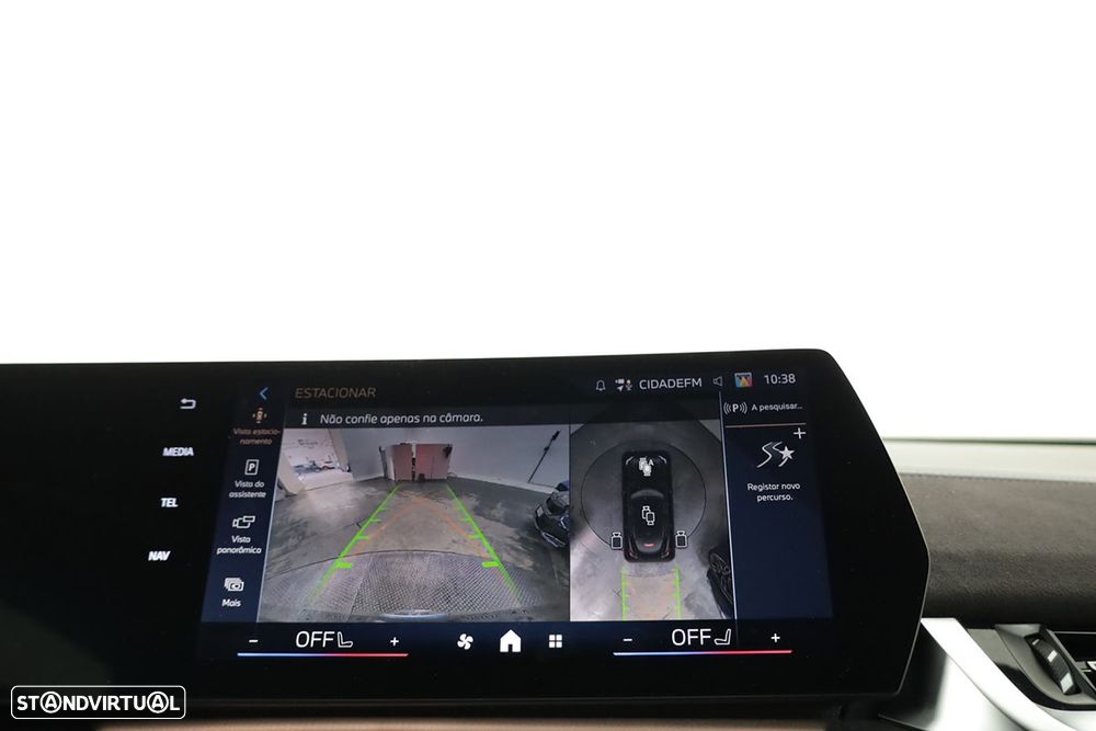 BMW iX2 eDrive20 Pack Desportivo M - 15