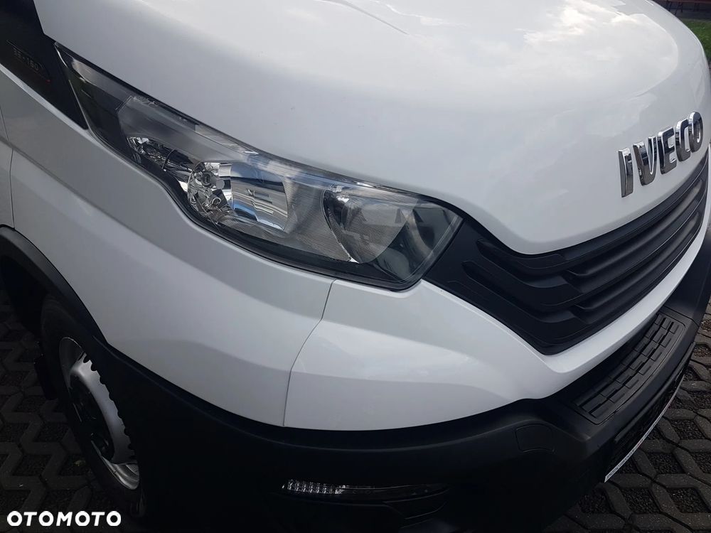 Iveco DAILY WINDA 35S16 8EP KONTENER KLIMA 4,21x2,10x2,23 KRAJOWY 3,0-160KM MANUAL 6-BIEGÓW - 31