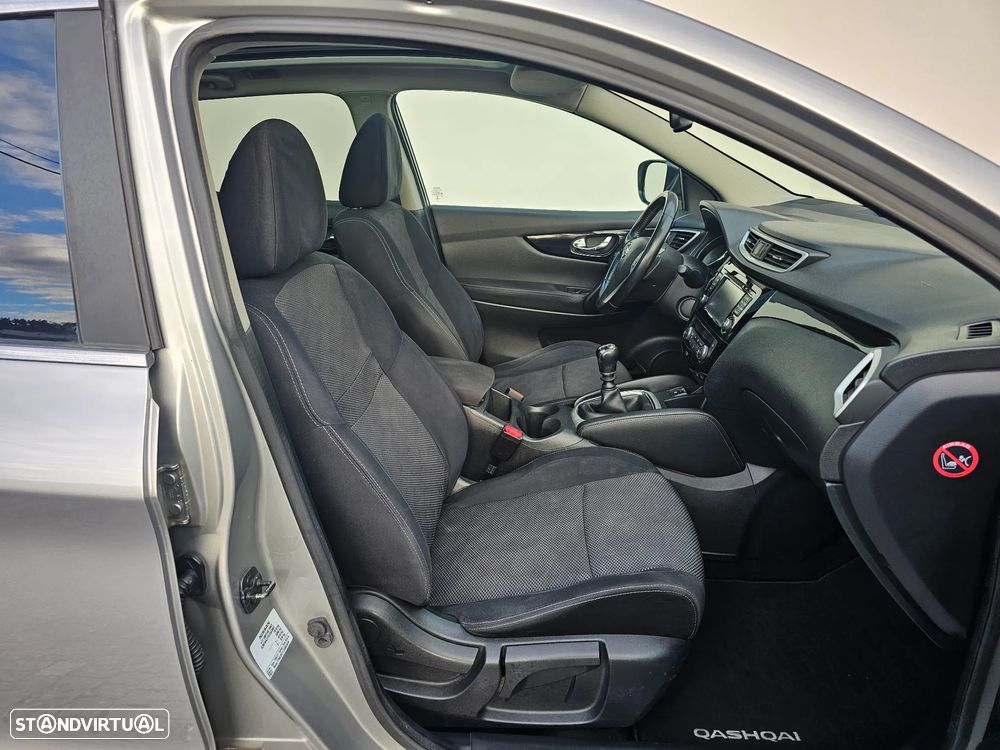 Nissan Qashqai 1.5 dCi N-Connecta 18 - 25