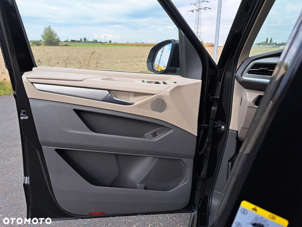 Volkswagen Multivan - 10