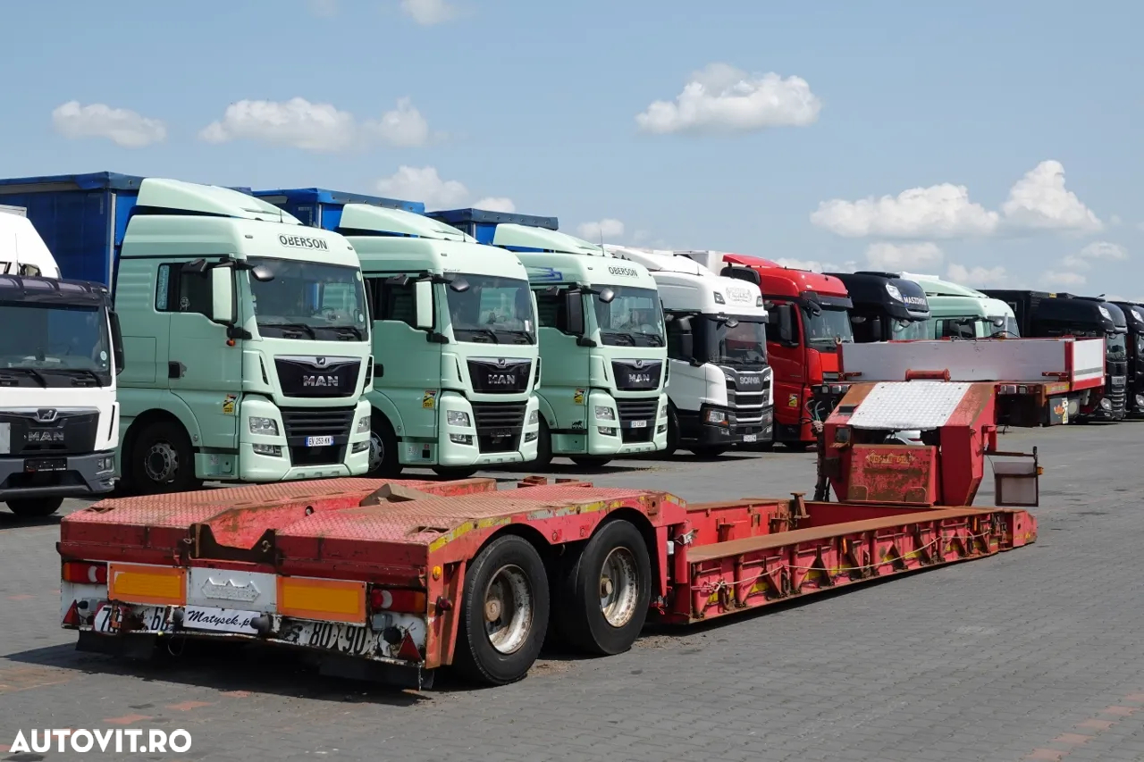 Nooteboom TIEFBET DETASABILE / ȘASIU JOS / EXTENSIBIL / OSI DE DIRECȚIE / Lungime 22 m / PORTATOR / TROLIU - 33
