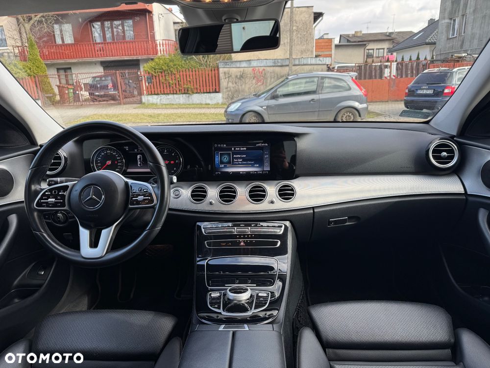 Mercedes-Benz Klasa E 220 d 4-Matic 9G-TRONIC - 10