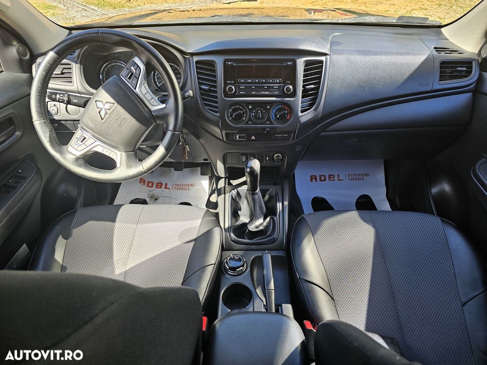 Mitsubishi L200 Double Cab M/T Invite - 16