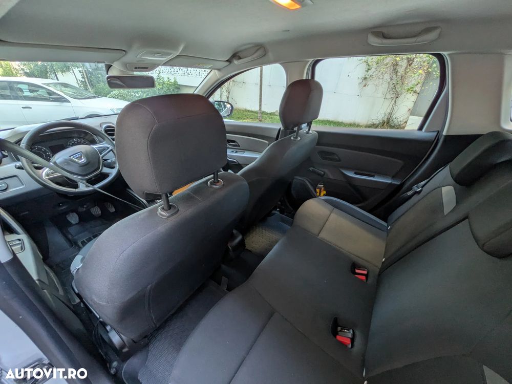 Dacia Duster 1.6 SCe Essential - 10