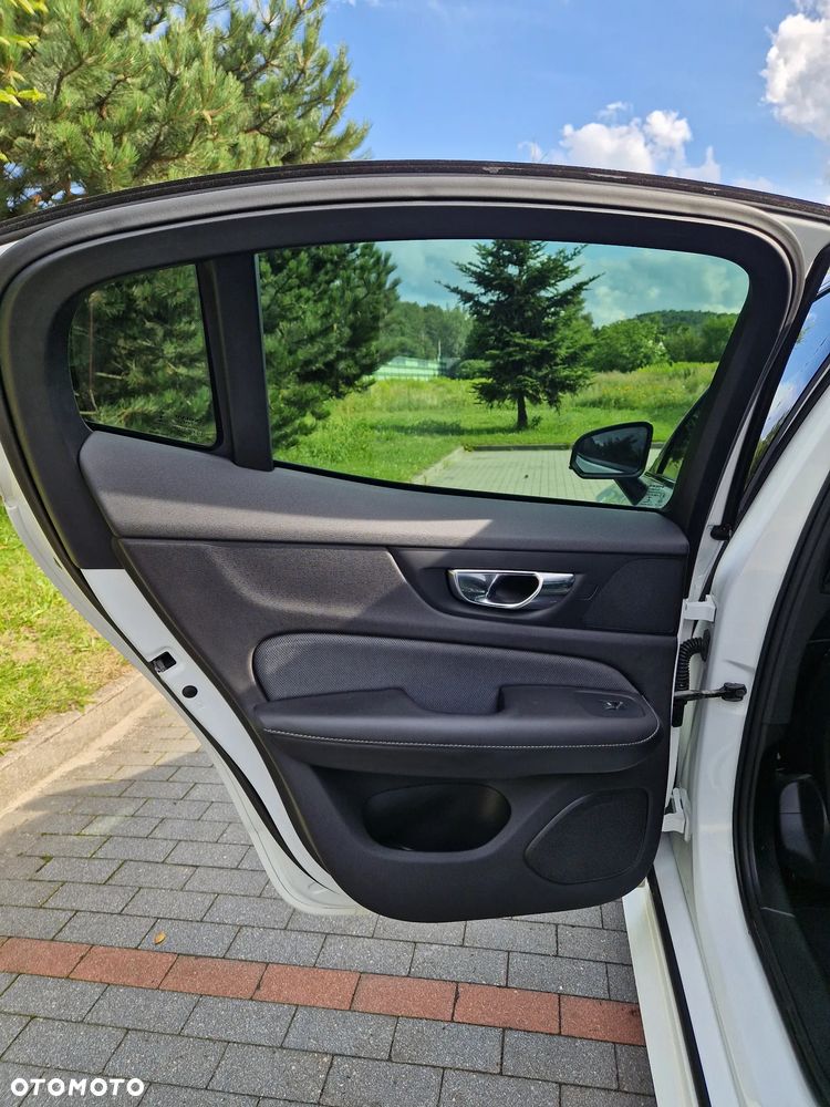 Volvo S60 T5 R-Design - 28