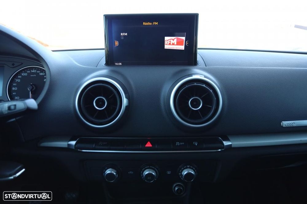 Audi A3 Sportback 1.6 TDI Design - 9