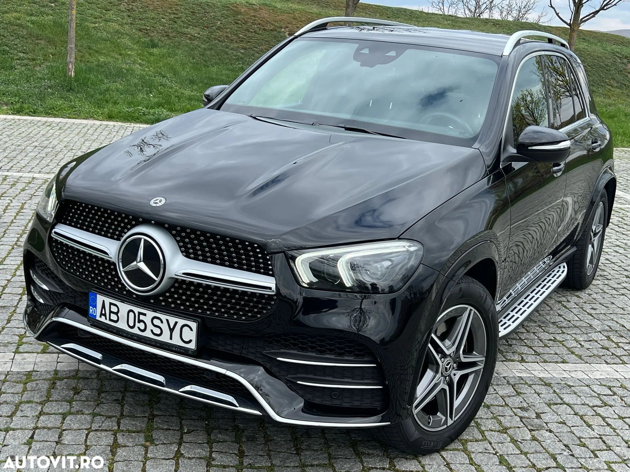 Mercedes-Benz GLE 300 d 4MATIC - 1