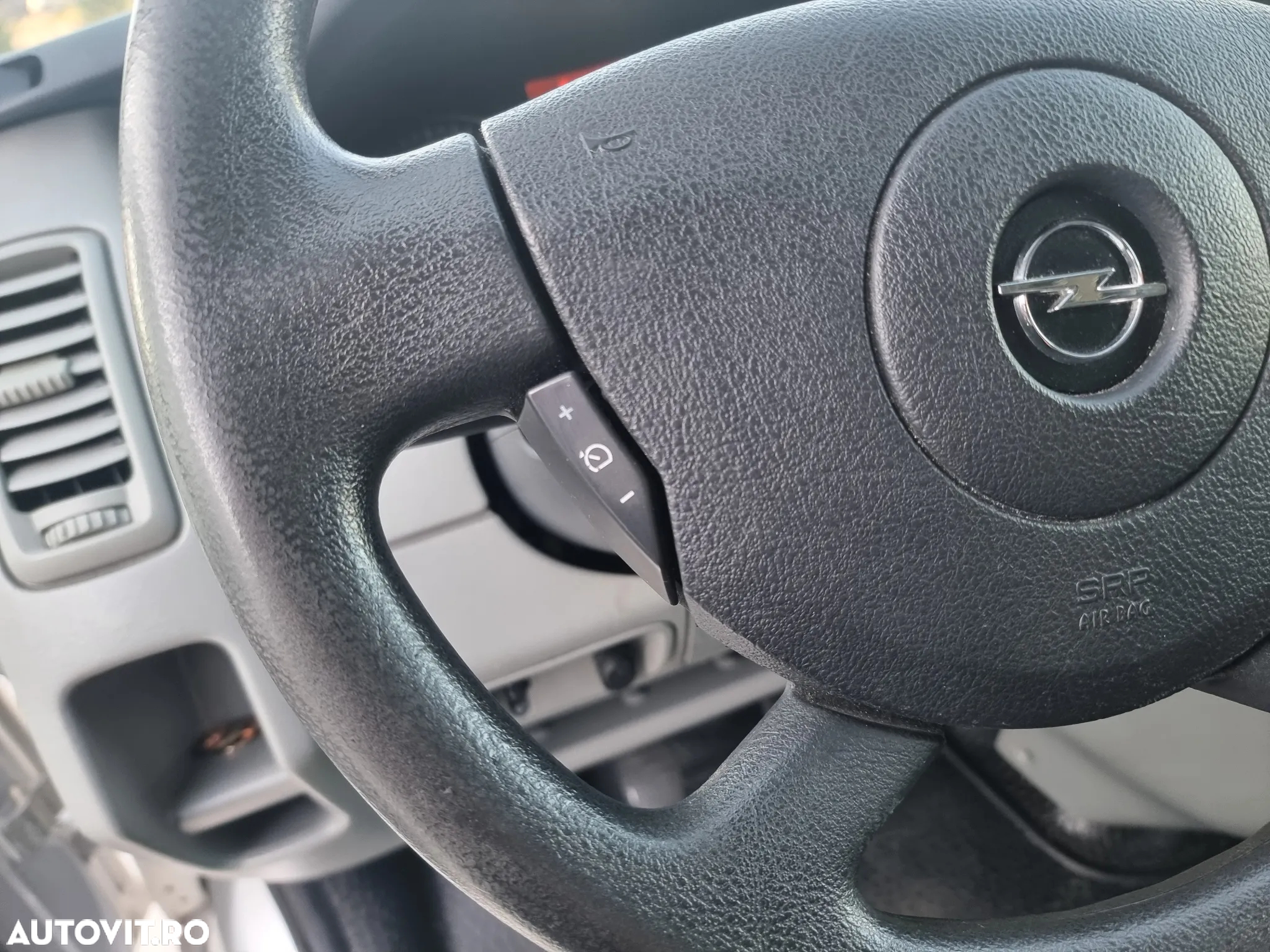 Opel Vivaro Combi 2.0 CDTI LWB EURO5 - 14
