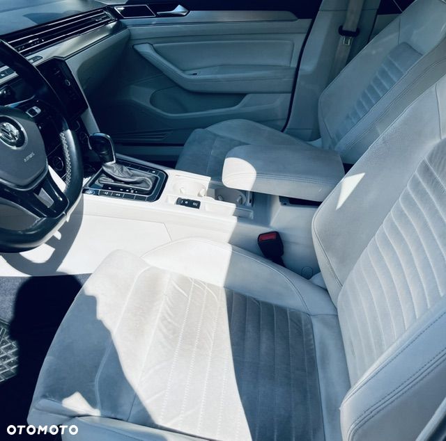 Volkswagen Passat - 11