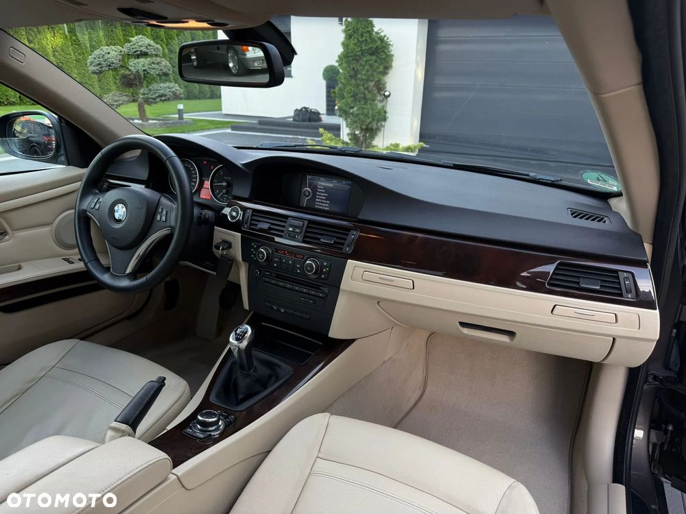 BMW Seria 3 325d Coupe Edition Exclusive - 21