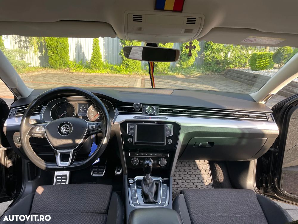 Volkswagen Passat Variant 2.0 TDI SCR DSG BlueMotion Comfortline - 17