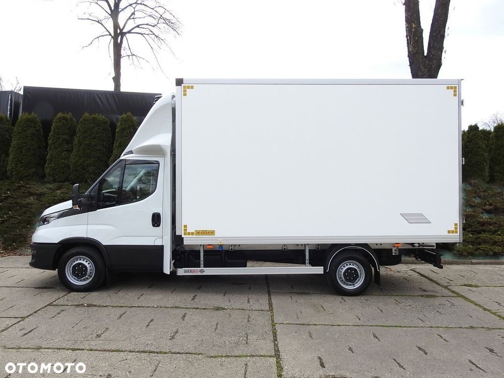 Iveco DAILY 35S16 NOWY KONTENER CHŁODNIA -10*C 8 PALET FUNKCJA GRZANIA ZASILANIE 230V TEMPOMAT KLIMATYZACJA 160KM - 10