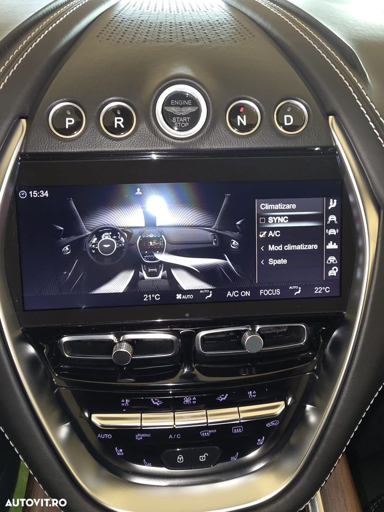 Aston Martin DBX - 9