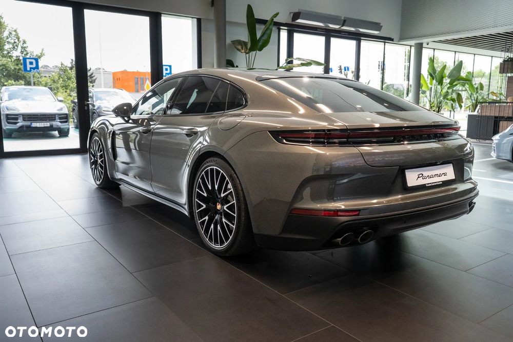 Porsche Panamera 4 E-Hybrid PHEV - 3