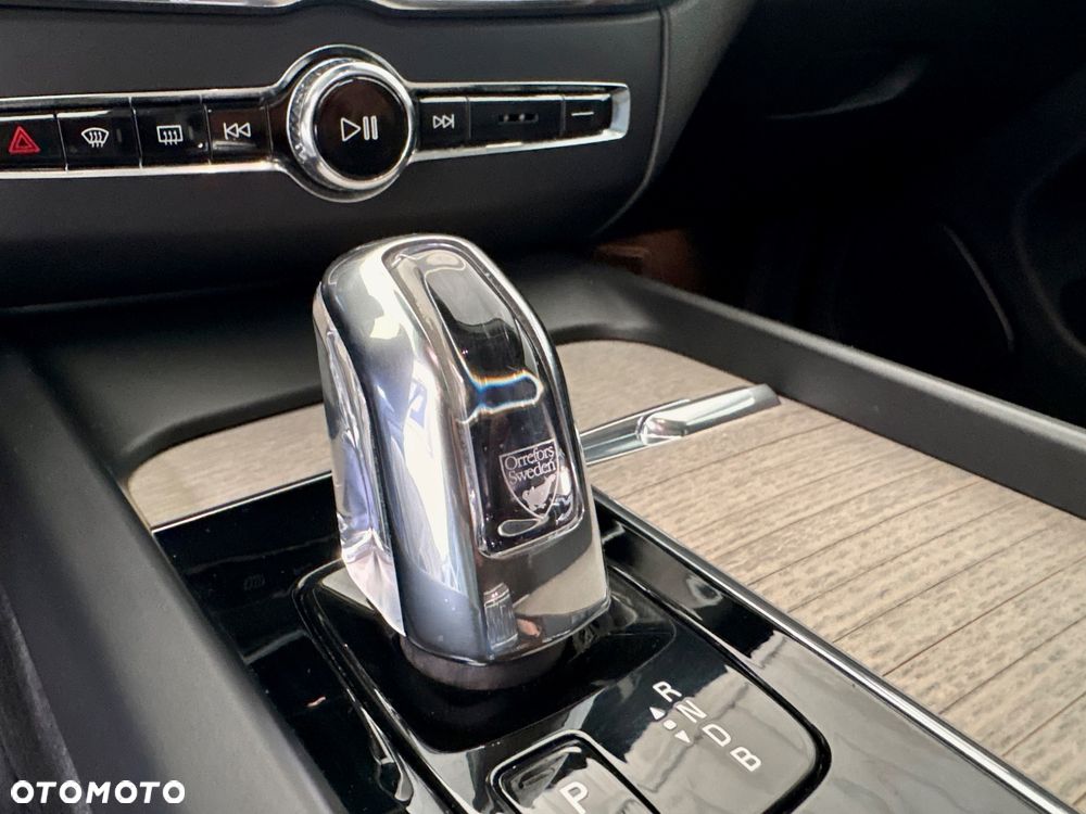 Volvo XC 60 T8 AWD Plug-In Hybrid Inscription - 12