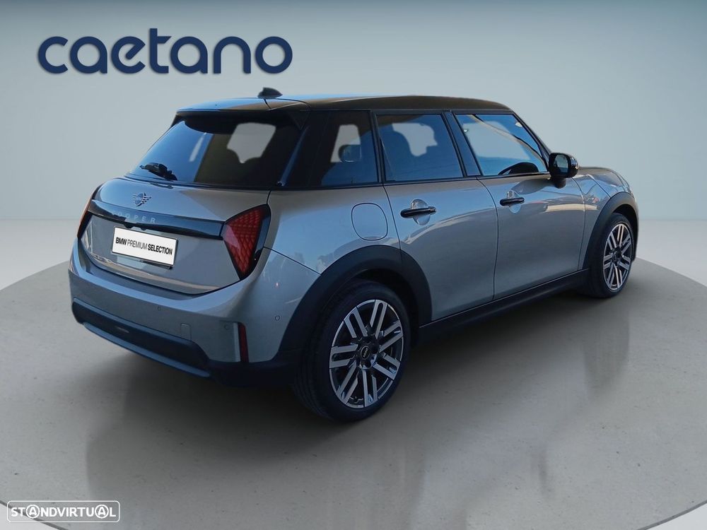 MINI 5 Portas Cooper Classic Auto - 8