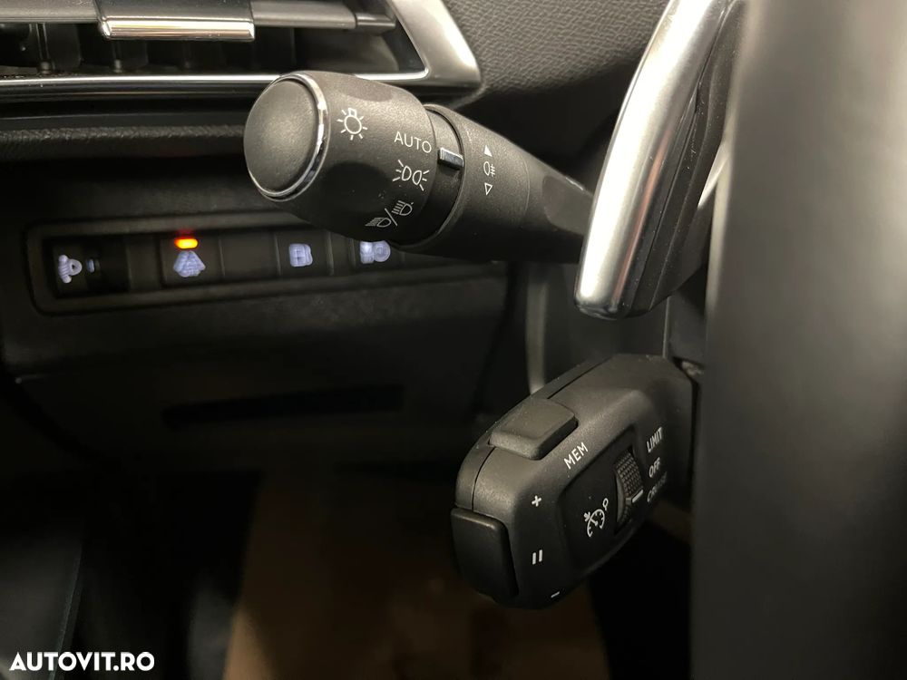 Peugeot 3008 Hybrid 225 e-EAT8 Allure Pack - 25