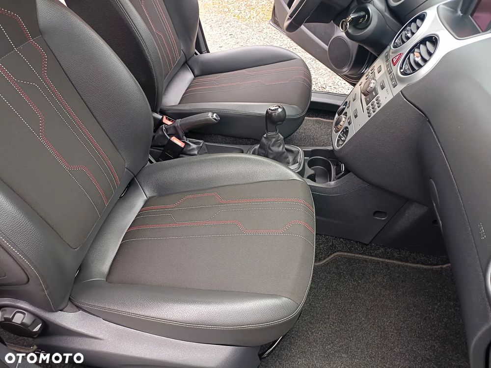 Opel Corsa 1.4 16V 150 Jahre - 10