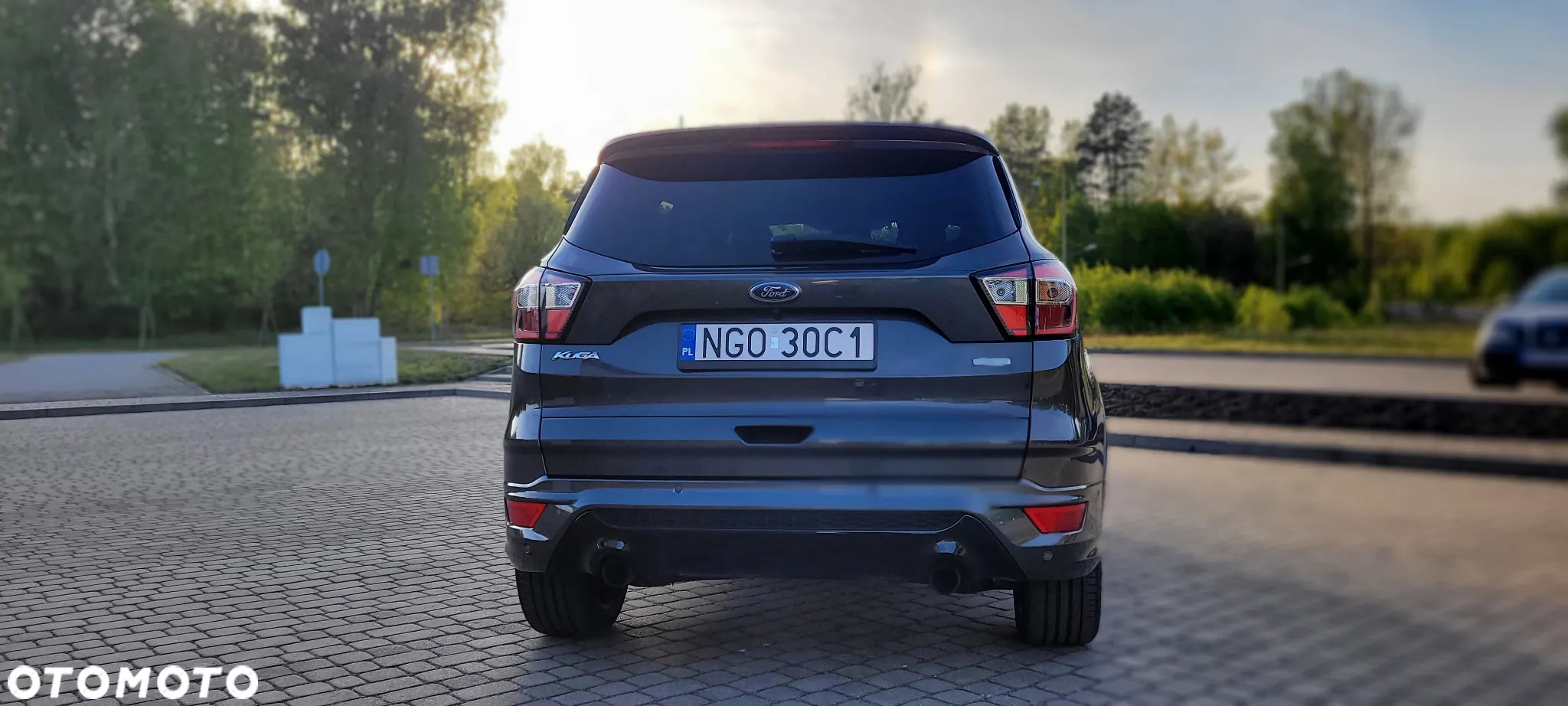 Ford Kuga 1.5 EcoBoost 2x4 ST-Line - 4
