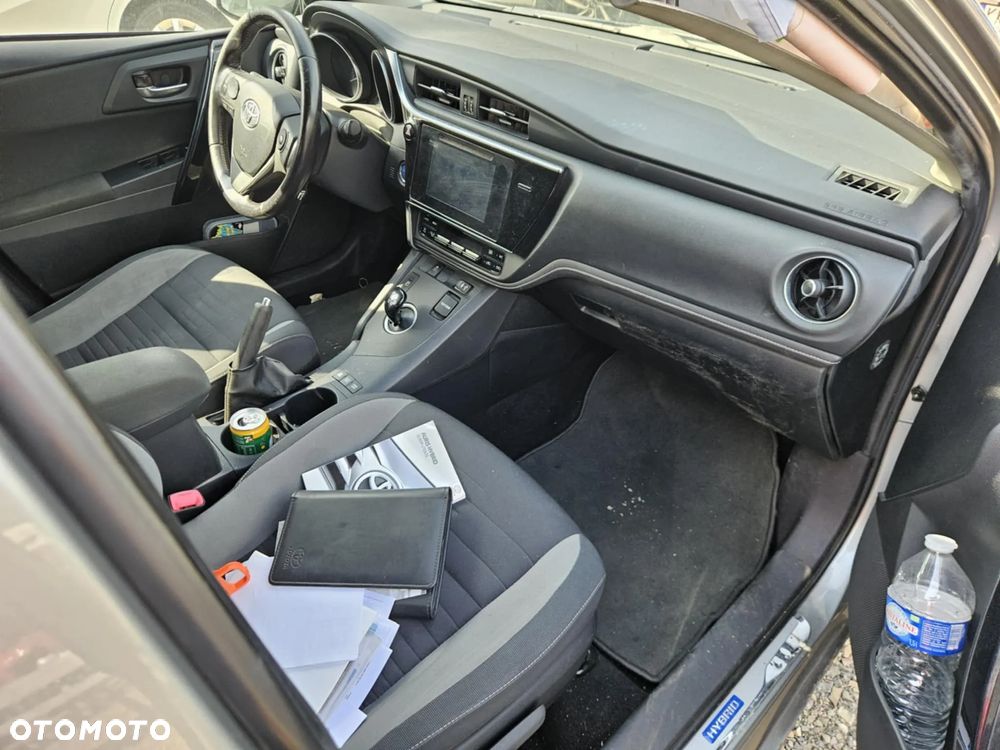 Toyota Auris 1.8 VVT-i Hybrid Automatik Design Edition - 4
