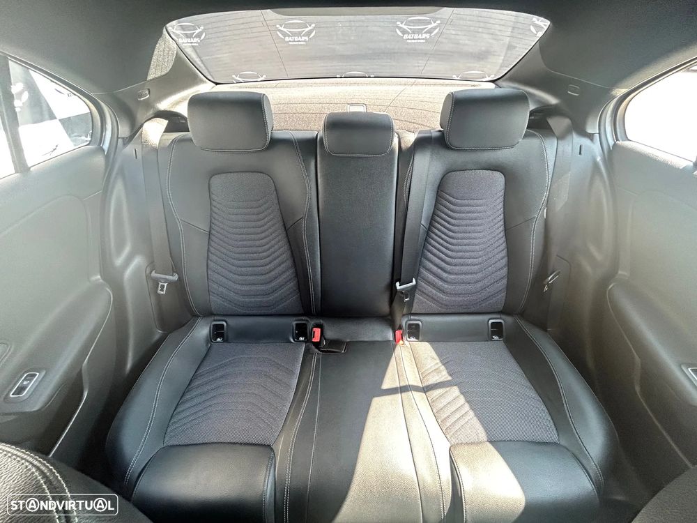 Mercedes-Benz A 180 Limousine d Business Solutions Frota Aut. - 16